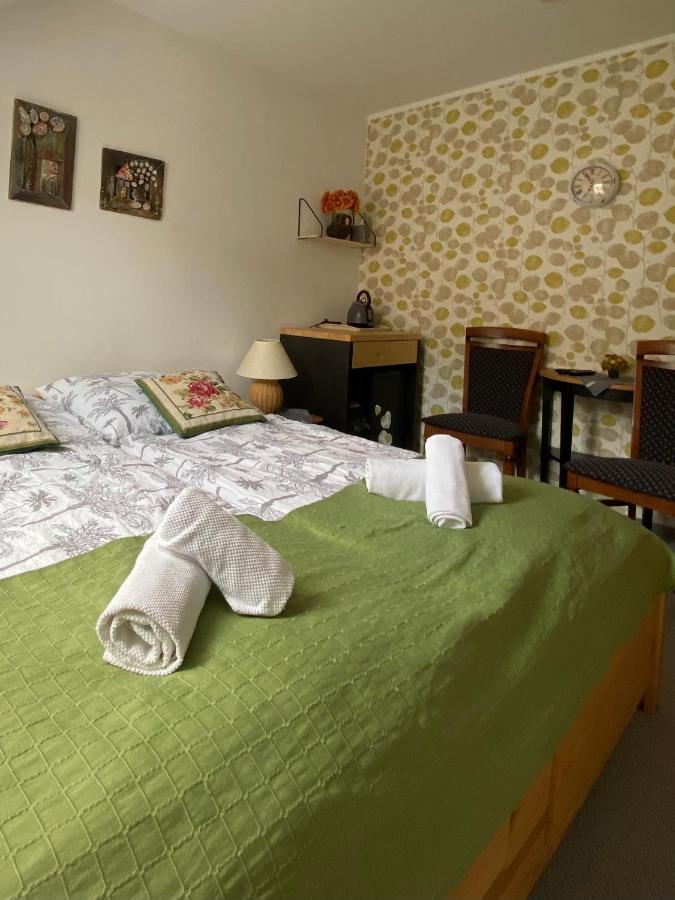 Penzion Vila Petra Bed&Breakfast Veľký Slavkov Eksteriør billede
