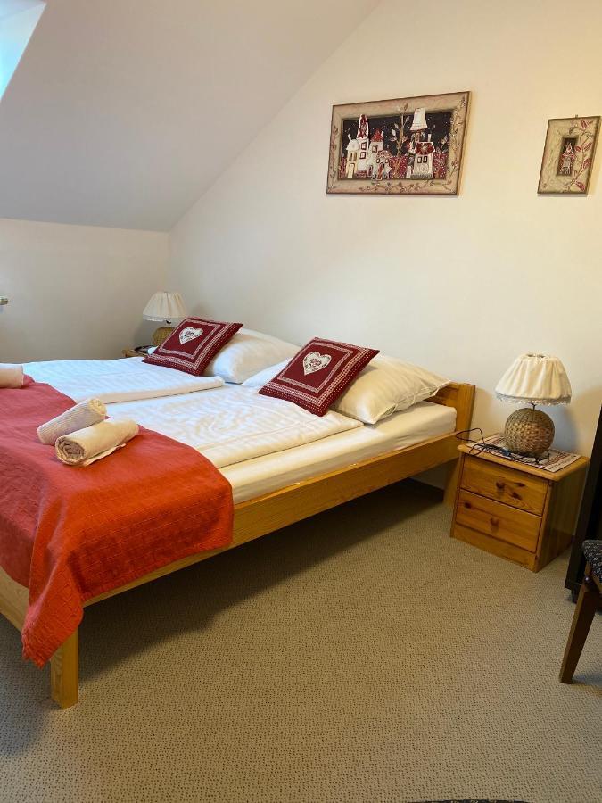 Penzion Vila Petra Bed&Breakfast Veľký Slavkov Eksteriør billede